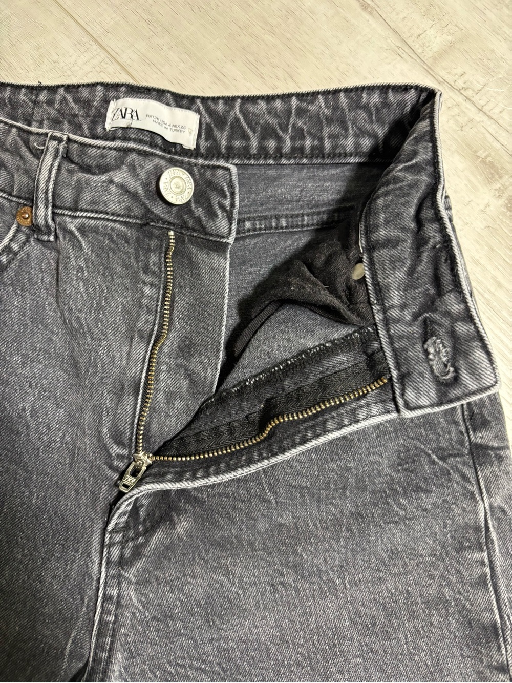 Zara High Rise Straight Leg Jeans Gray Black Washed Denim Sz 4 - Picture 9 of 11